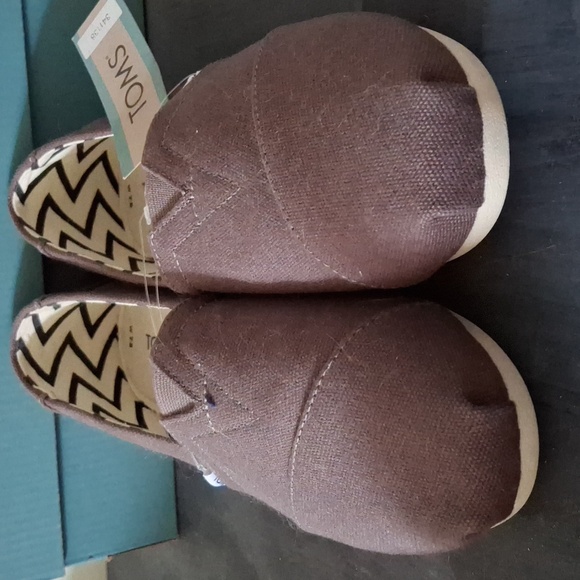 NWT Grey TOMS Size 8 - Picture 2 of 5